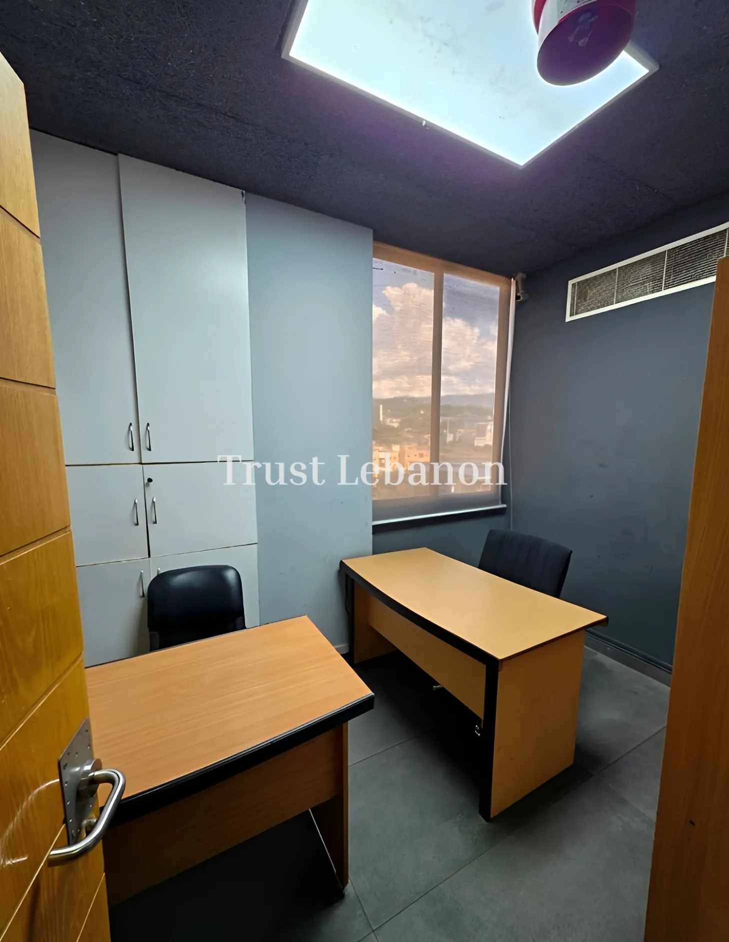 Office for sale in Forn El Chebbak