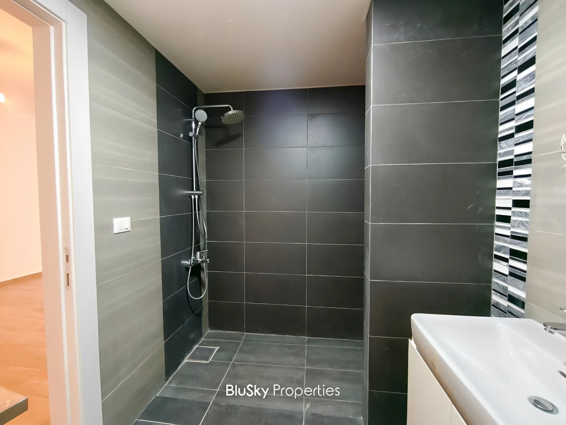 Apartment for sale in Ballouneh