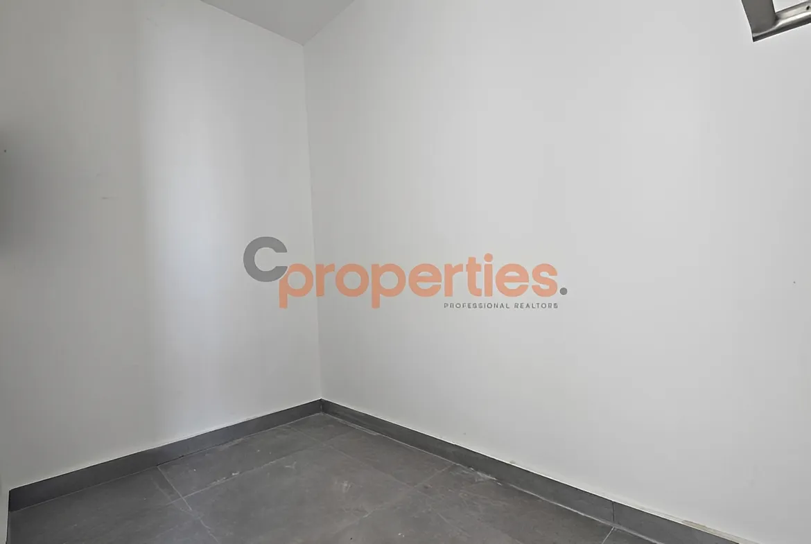 Apartment for Sale in Forn El Chebbak