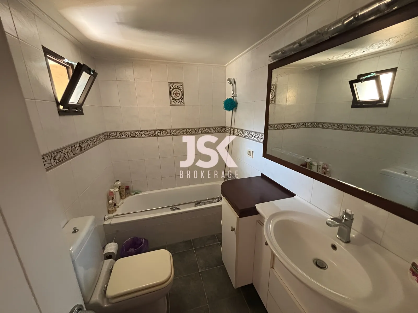 Duplex for Rent in Zikrit