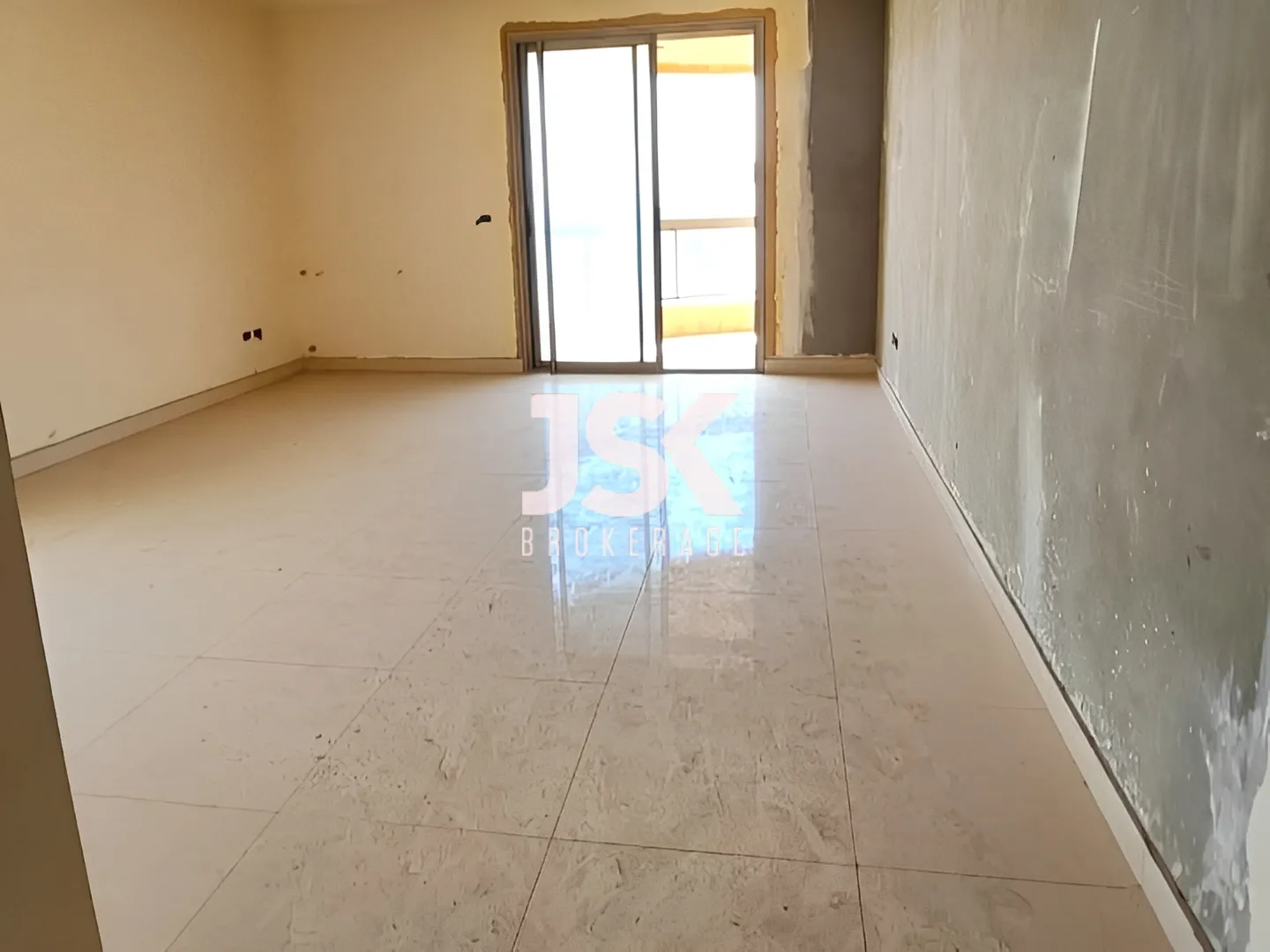 Apartment for Sale in Ramleh Al Bayda, Beirut, Lebanon