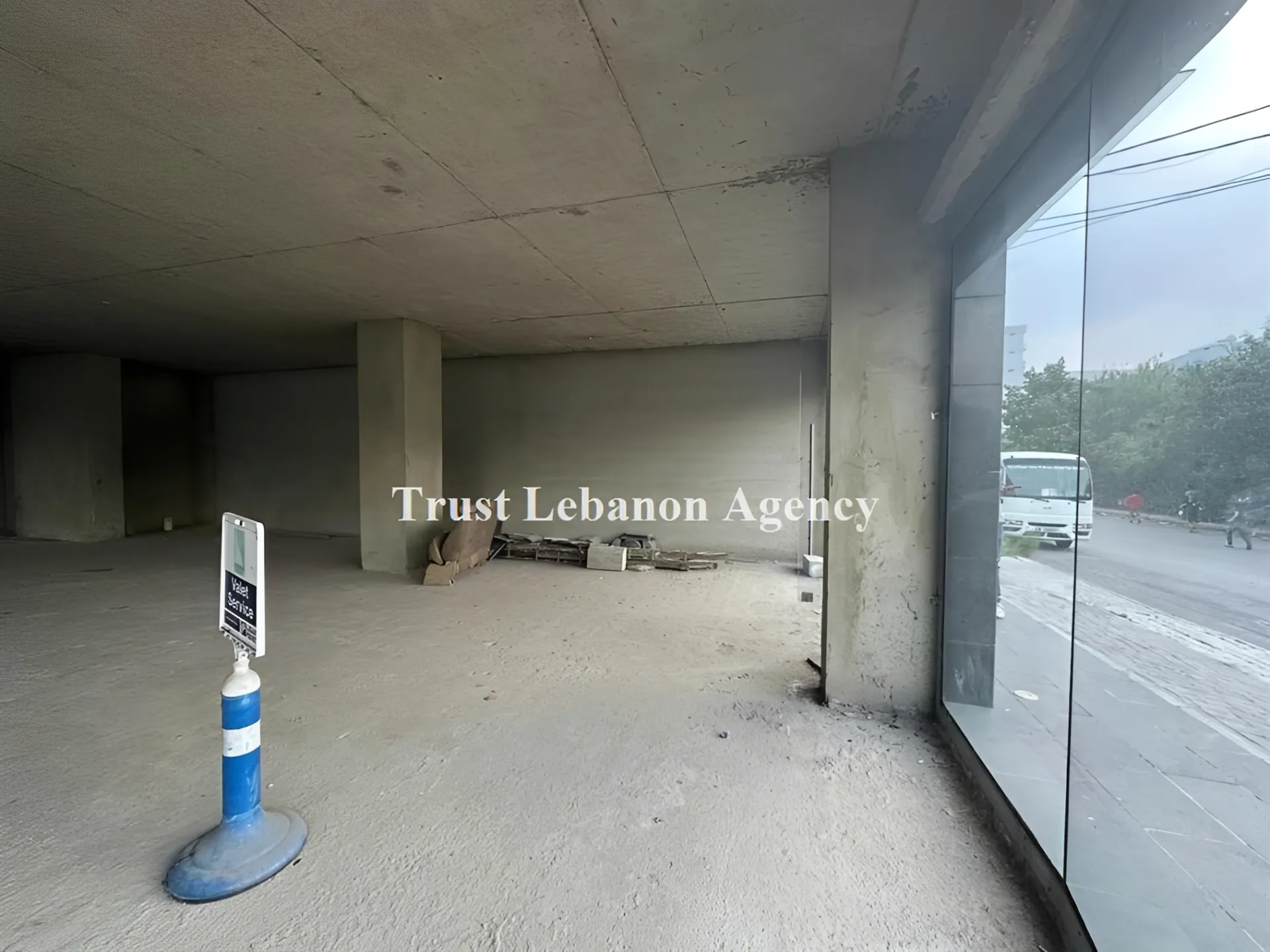 Commercial Property For Rent in Metn, Sin El Fil