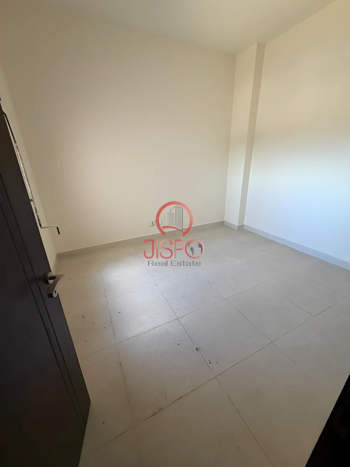 Apartment for Sale in Ras Osta