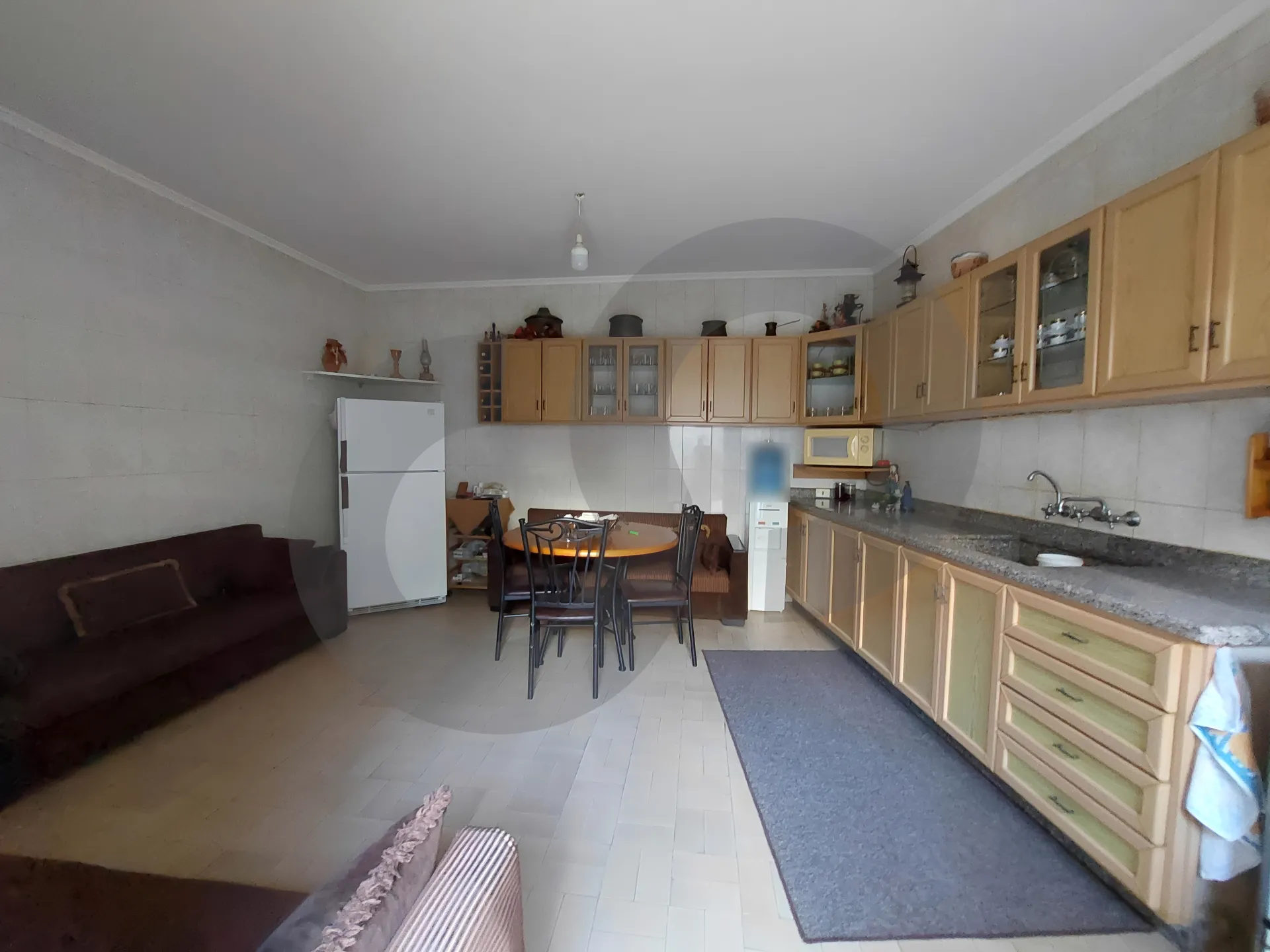 Building for Sale in Aamchit