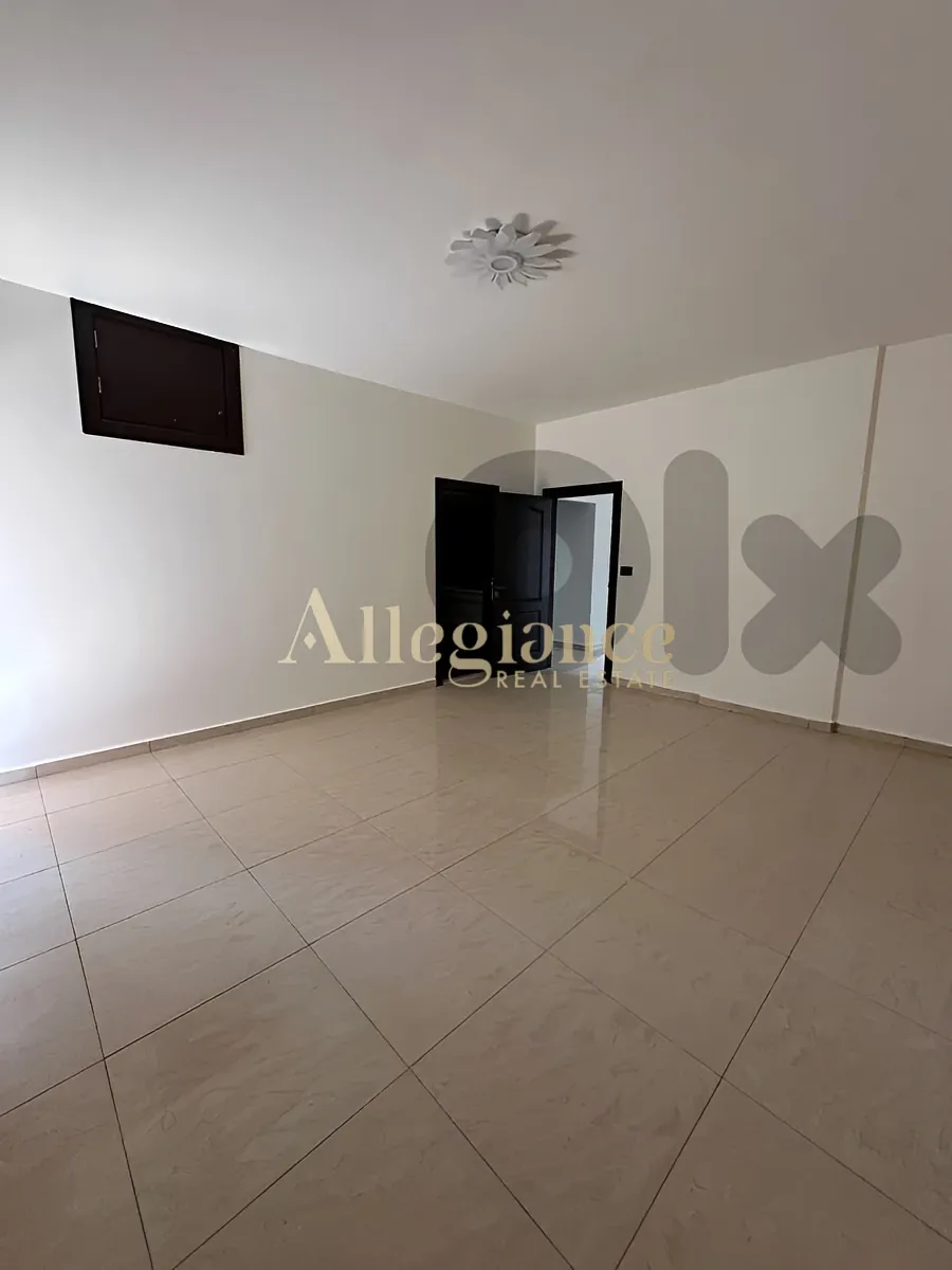 Apartment for sale in Greater Sour