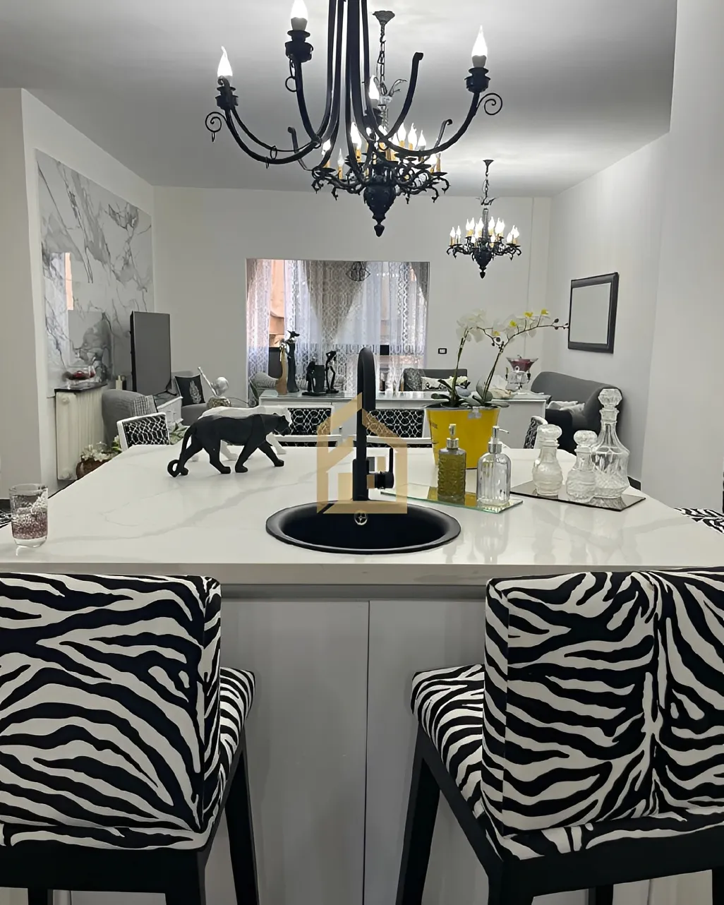 Apartment for sale in Achrafieh, Beirut, Lebanon - 3 bed, 3 bath