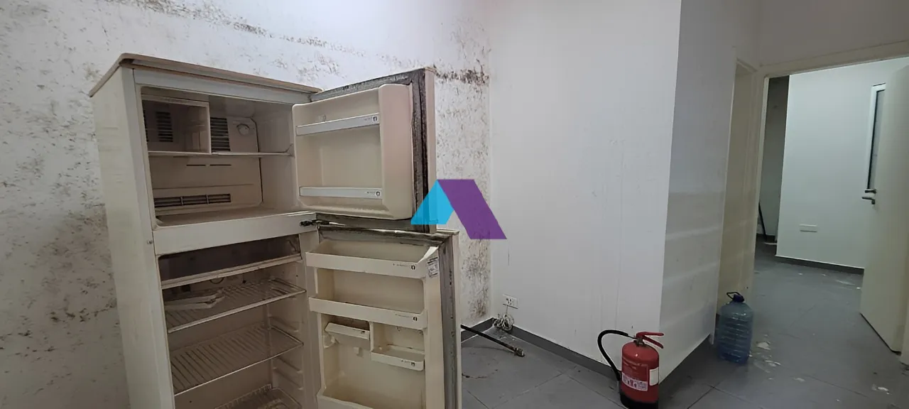 Office for Sale in Zalqa