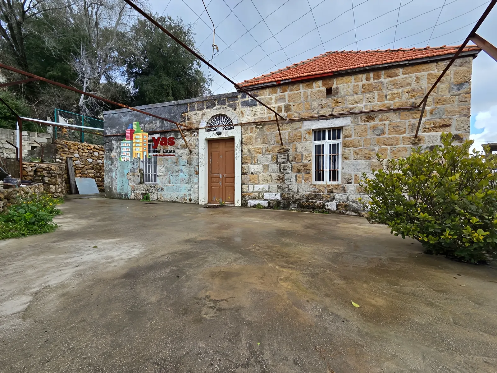 Villa for Sale in Rayfoun