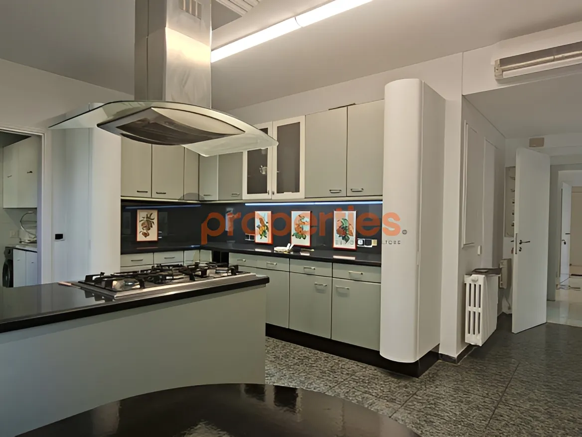 Apartment for rent in Achrafieh, Beirut, Lebanon - 4 bed, 5 bath