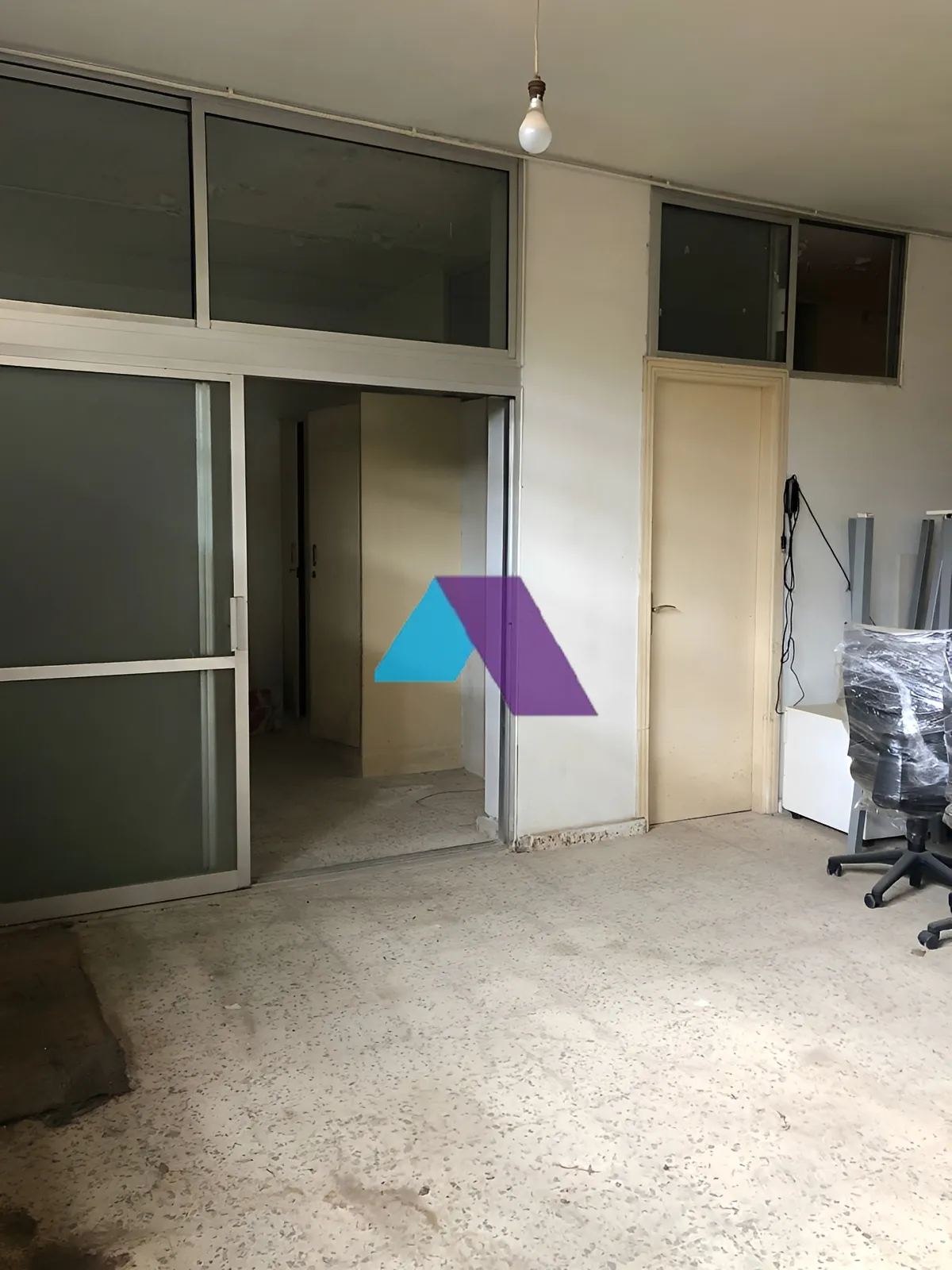 Showroom for Sale in Beit Meri