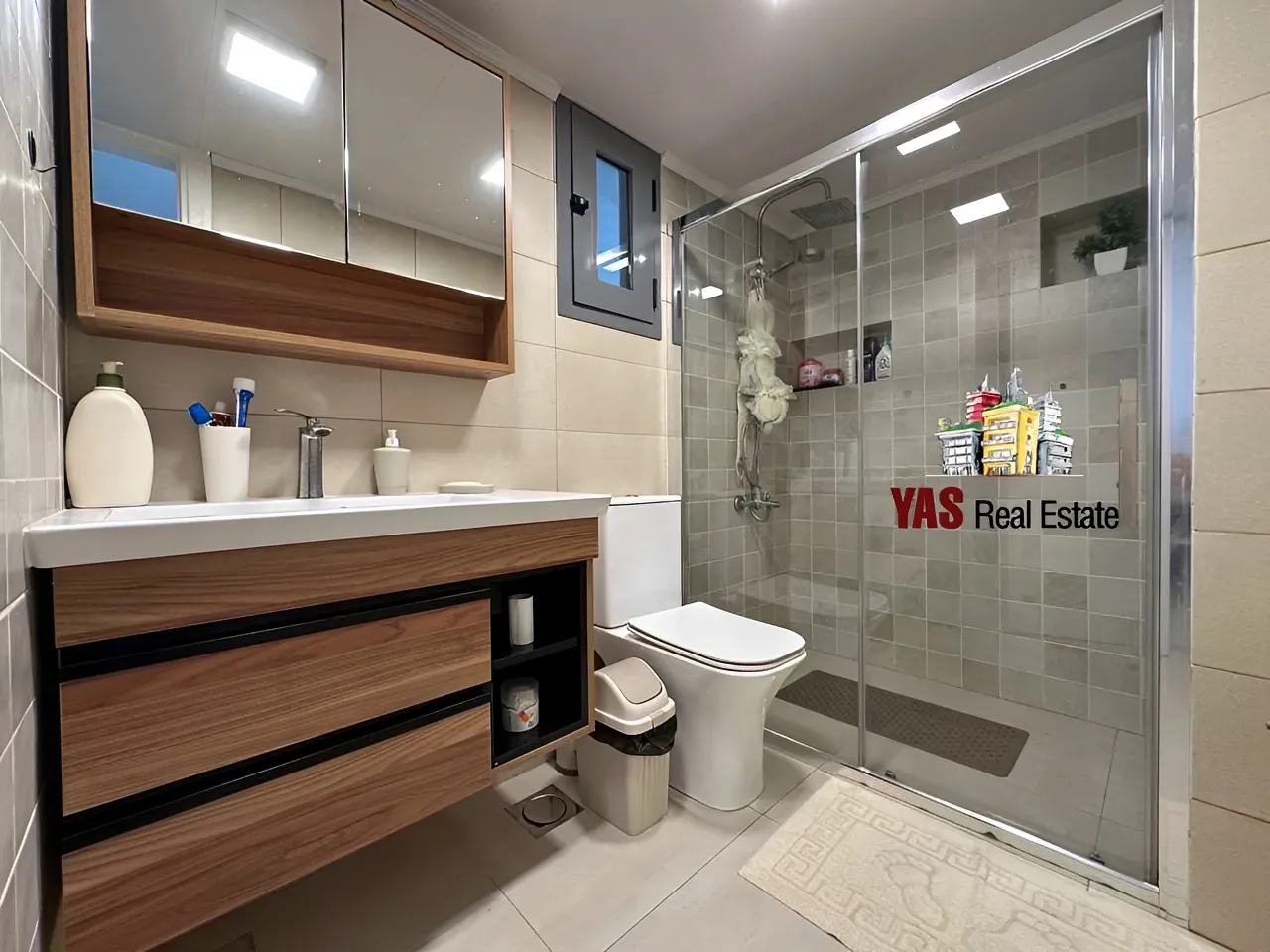 Apartment for Sale in Kornet El Hamra