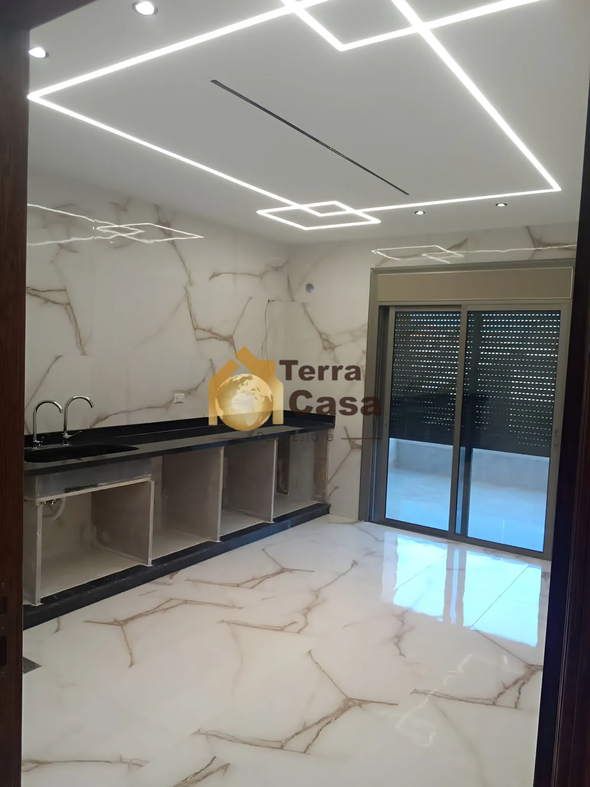Apartment for Sale in Ksara - 3 bed, 3 bath
