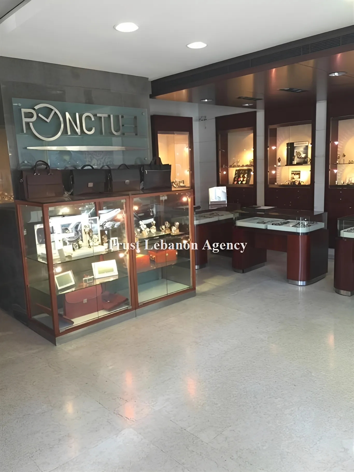 Shop for rent in Beirut, Tabaris