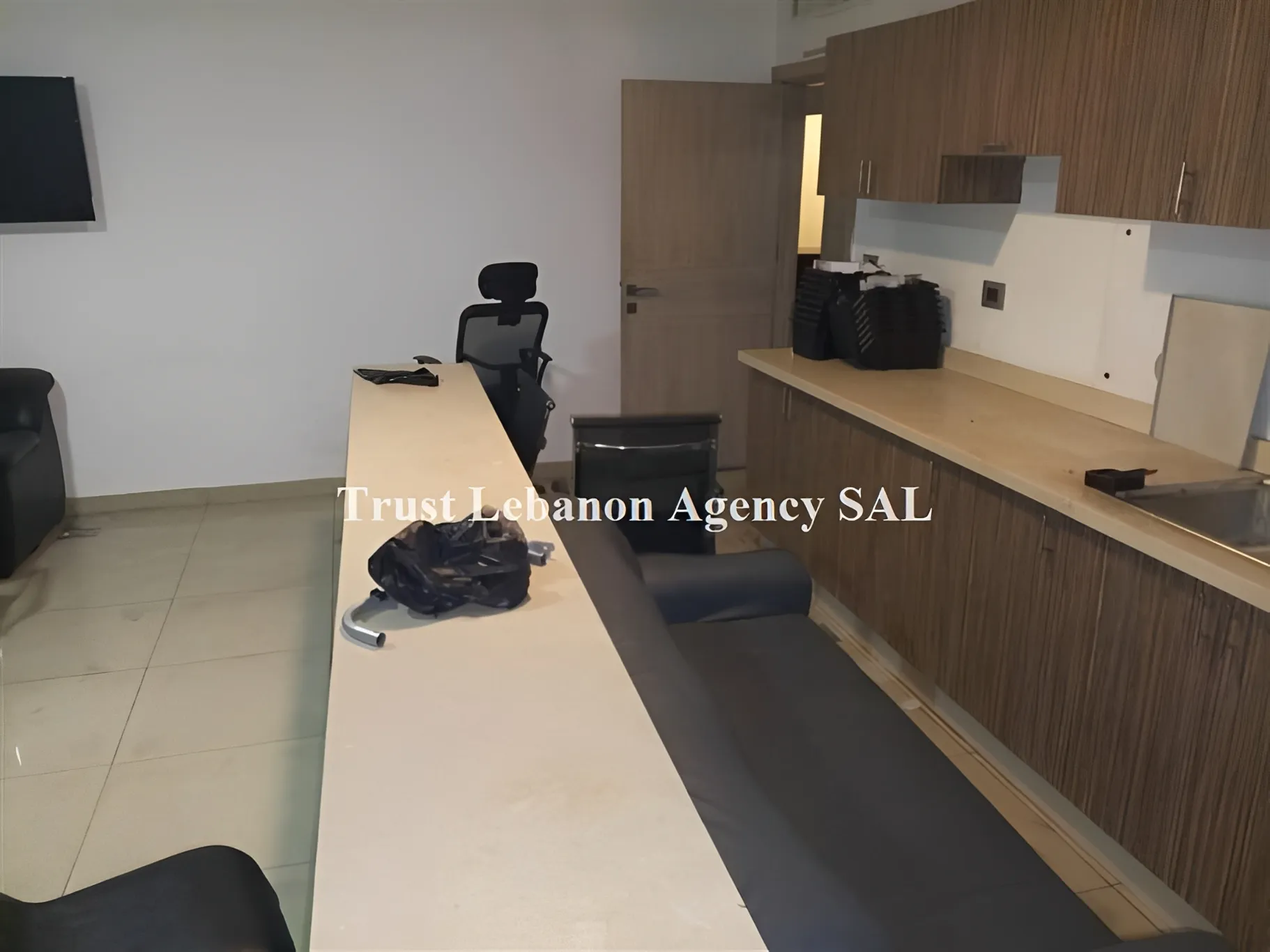 Office for rent in Beirut, Jnah