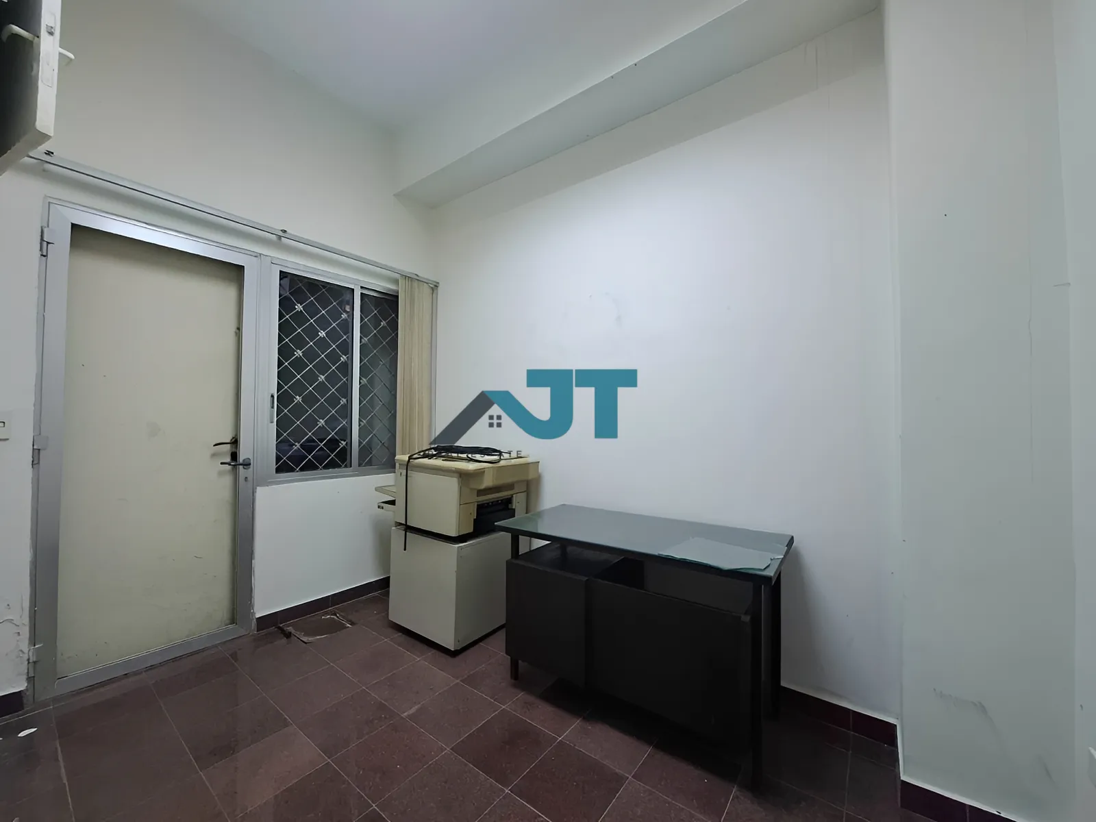 Office for rent in Badaro