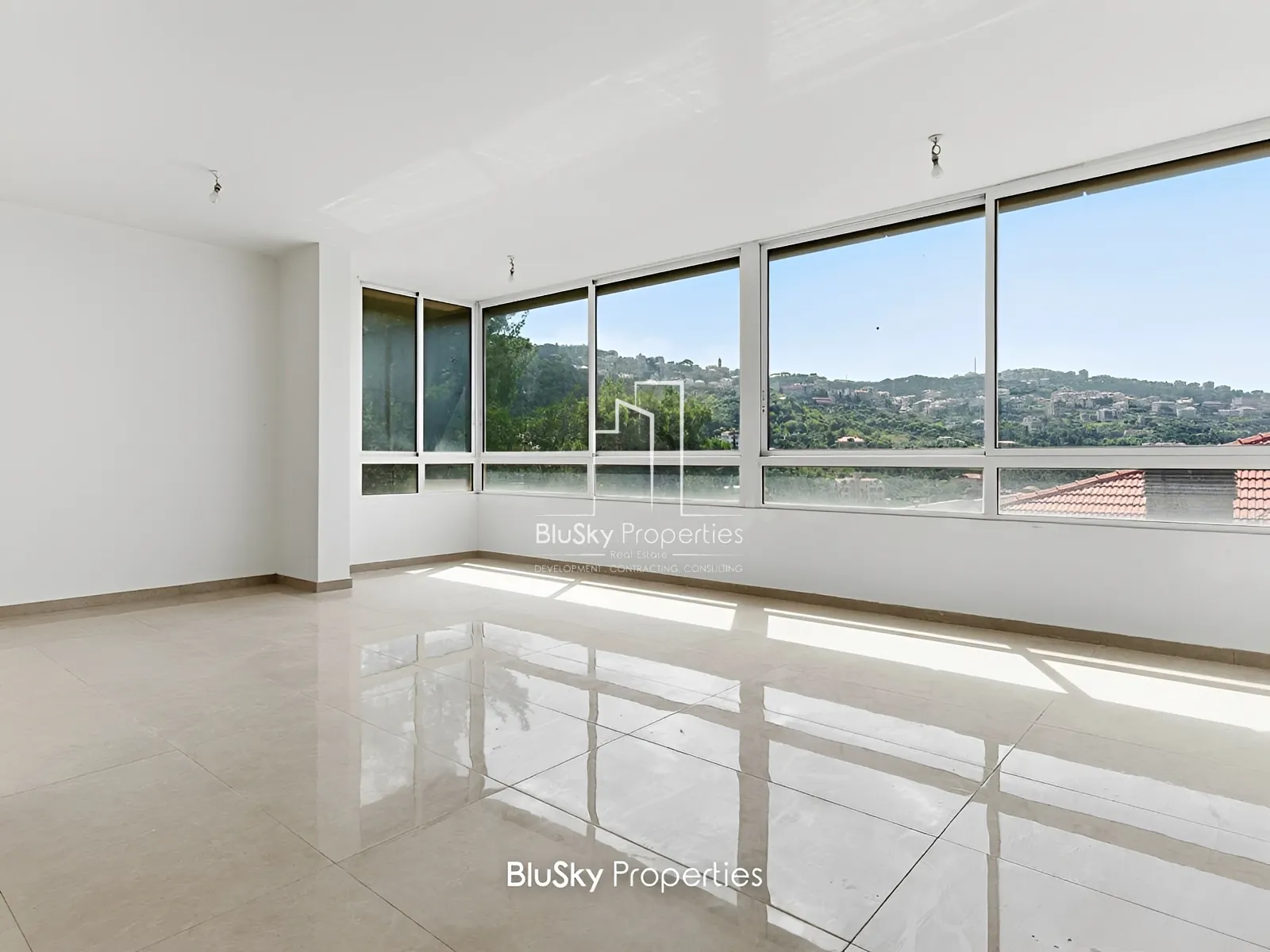 Apartment for Sale in Broumana - 3 bed, 4 bath