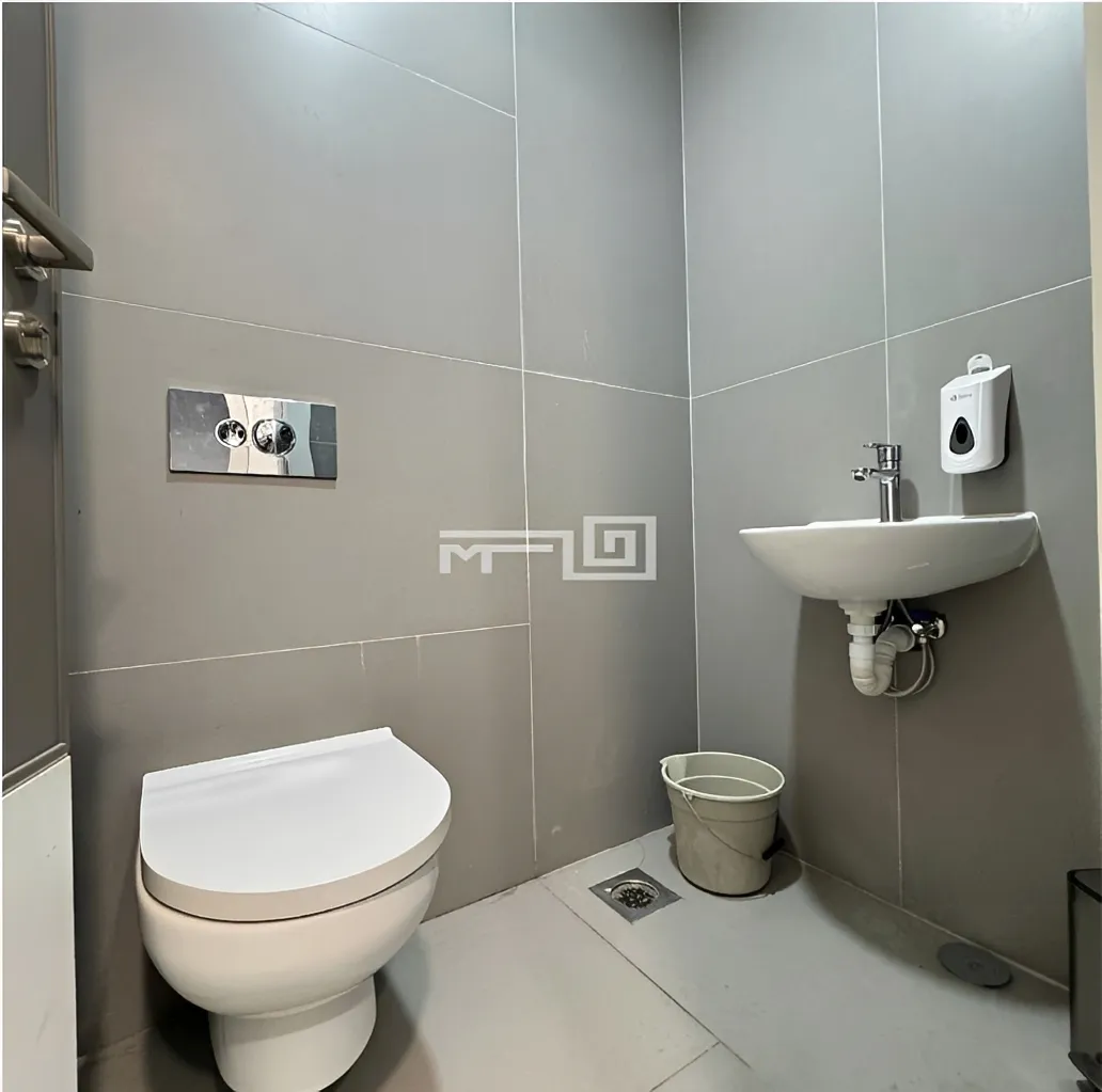 Office for rent in Naqqache
