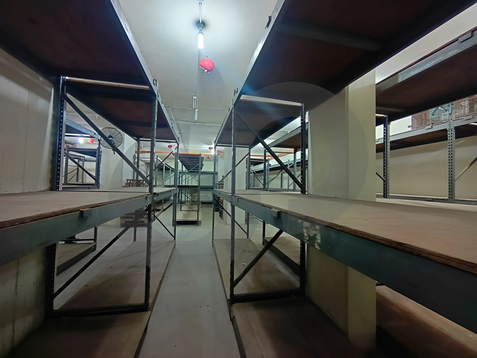 Warehouse for Rent in Jnah