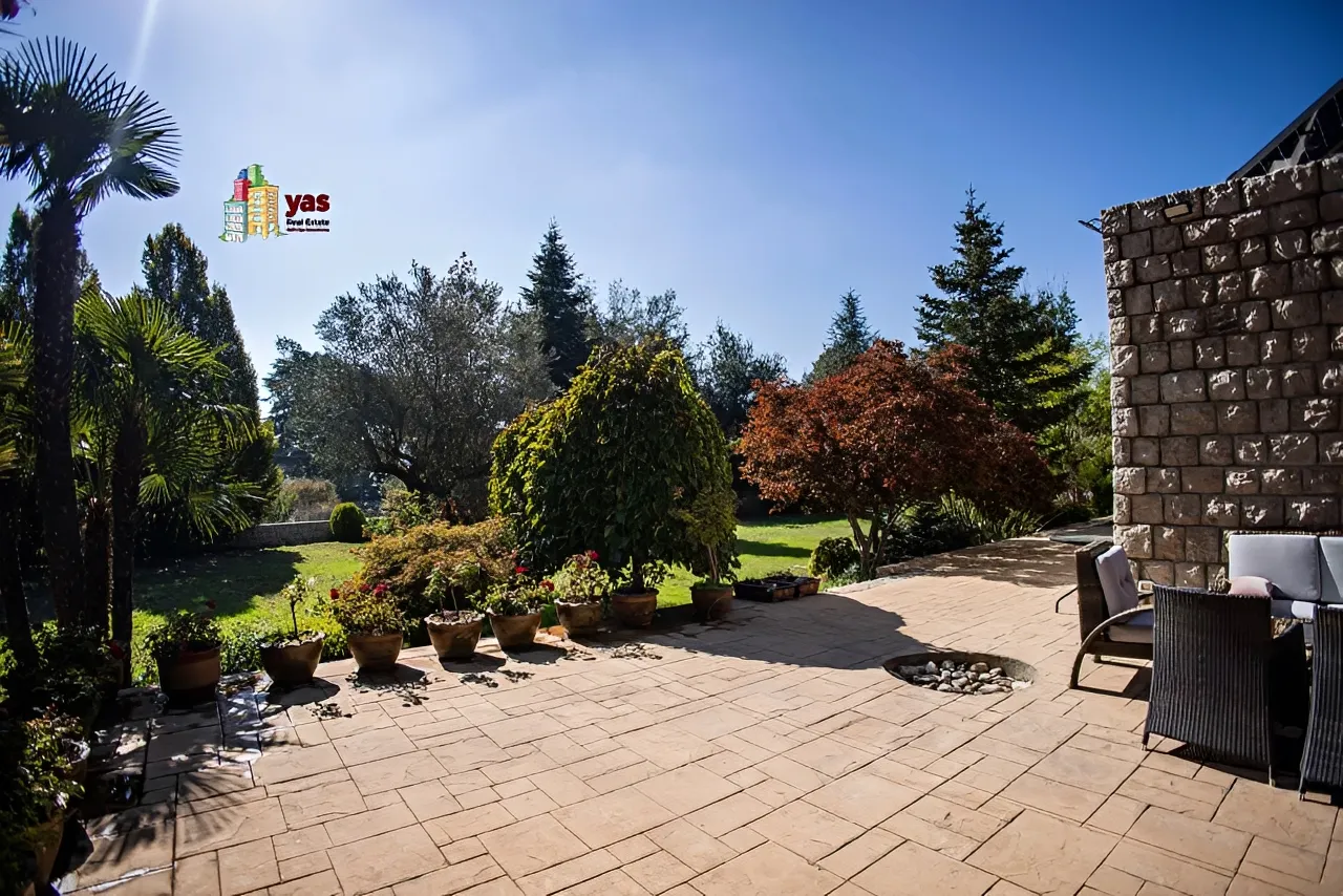 Villa for Sale in Ajaltoun