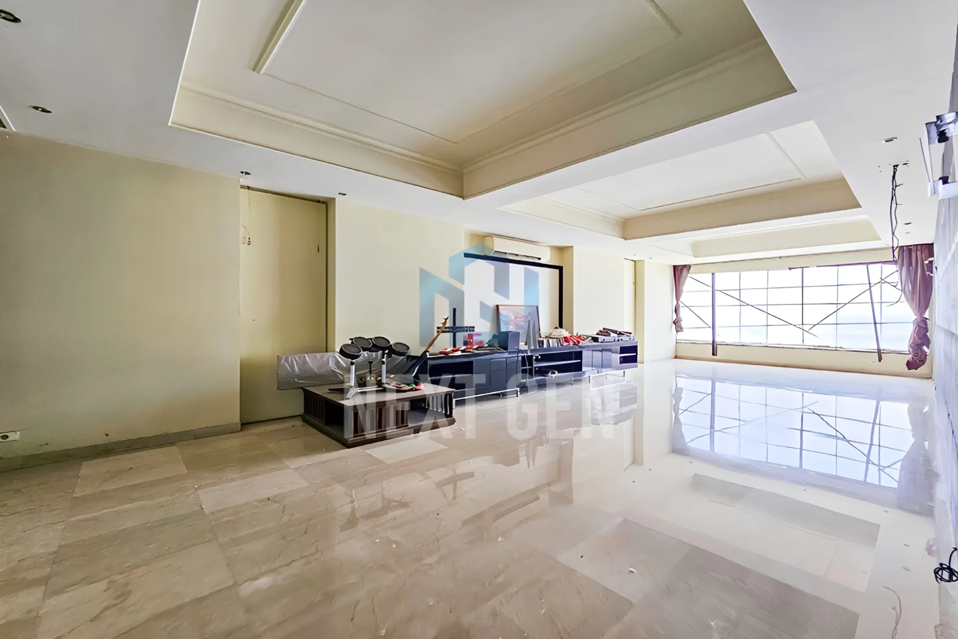 Apartment for rent in Achrafieh, Beirut, Lebanon - 4 bed, 6 bath