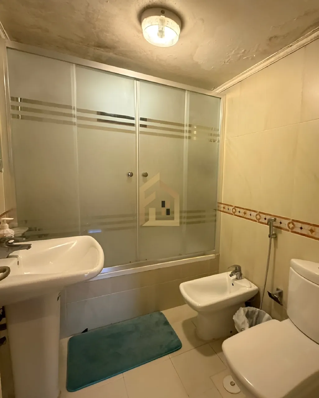 Apartment for rent in Ain Al Mraiseh, Beirut, Lebanon