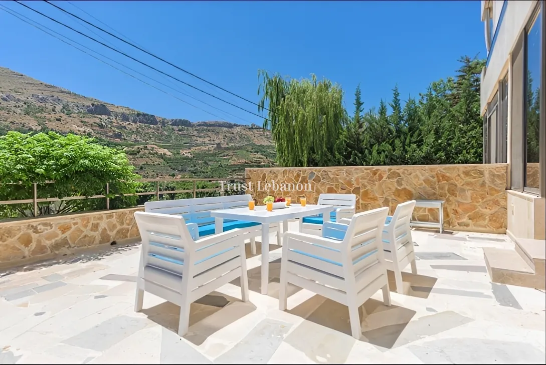 Chalet for sale in Faraya, Lebanon - 2 bed, 1 bath