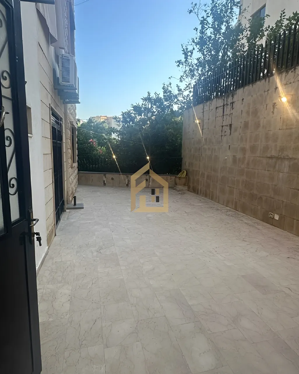 Apartment for rent in Aaoukar, Lebanon - 2 bed, 2 bath