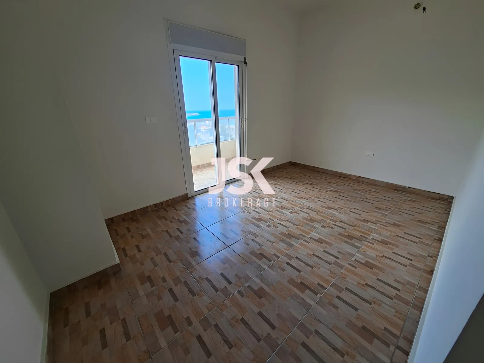 Duplex for Sale in Nahr Ibrahim - 3 bed, 2 bath