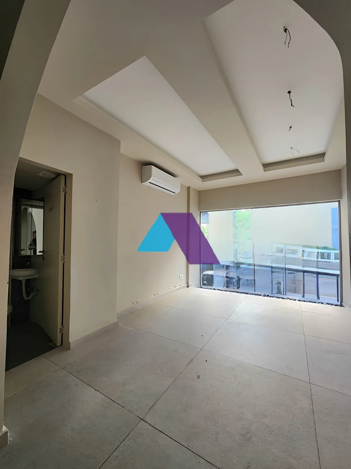 Shop for rent in Badaro