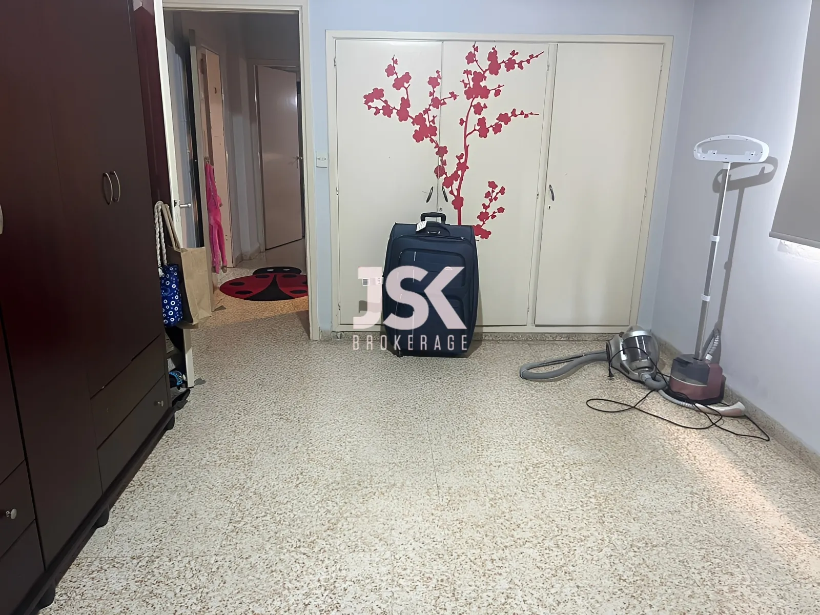 Apartment for Sale in Forn El Chebbak
