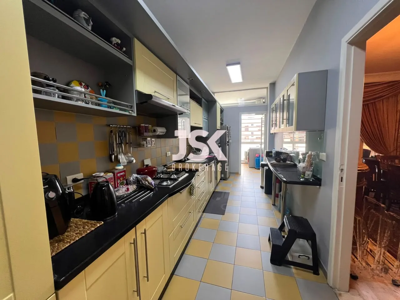 Apartment for Sale in Forn El Chebbak