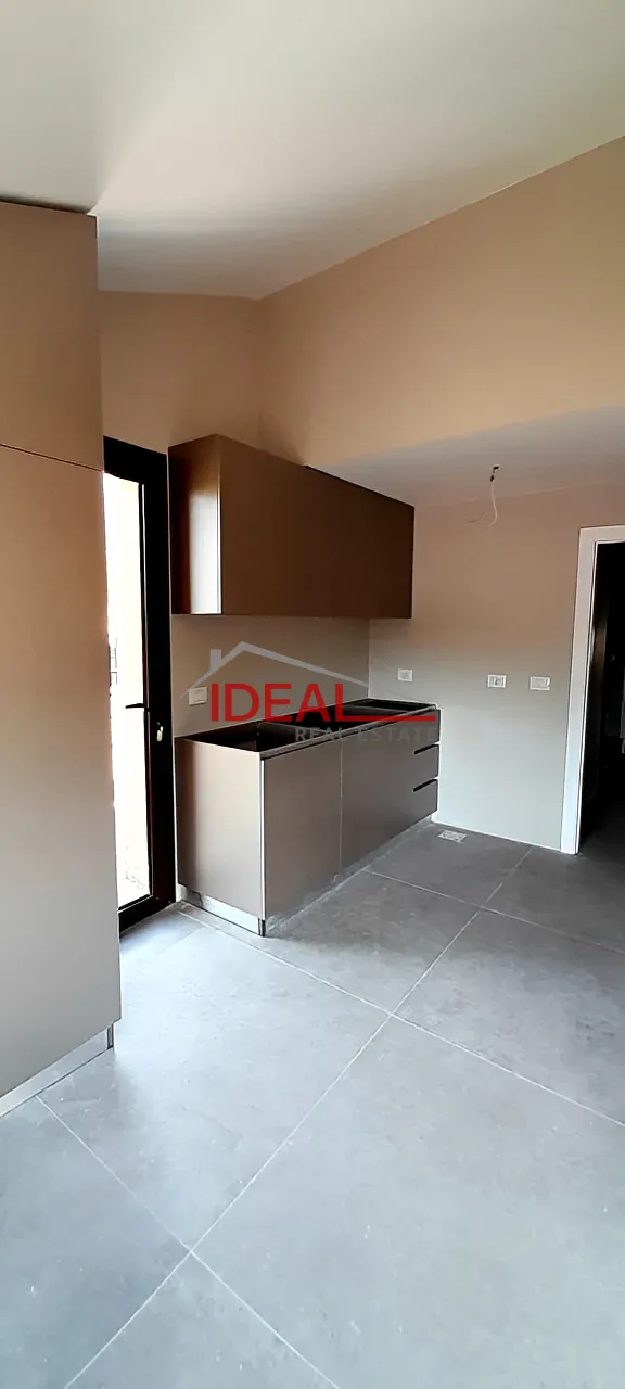 Villa for sale in Kfardebian, Lebanon - 4 bed, 5 bath