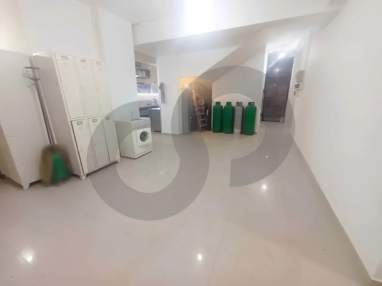 Commercial Property for Sale in Forn El Chebbak