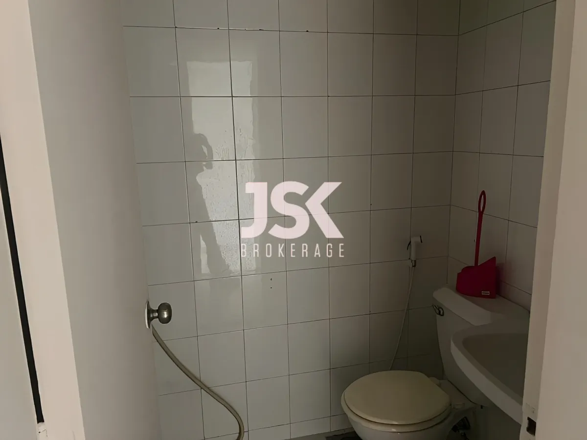 Office for rent in Ain el remmeneh