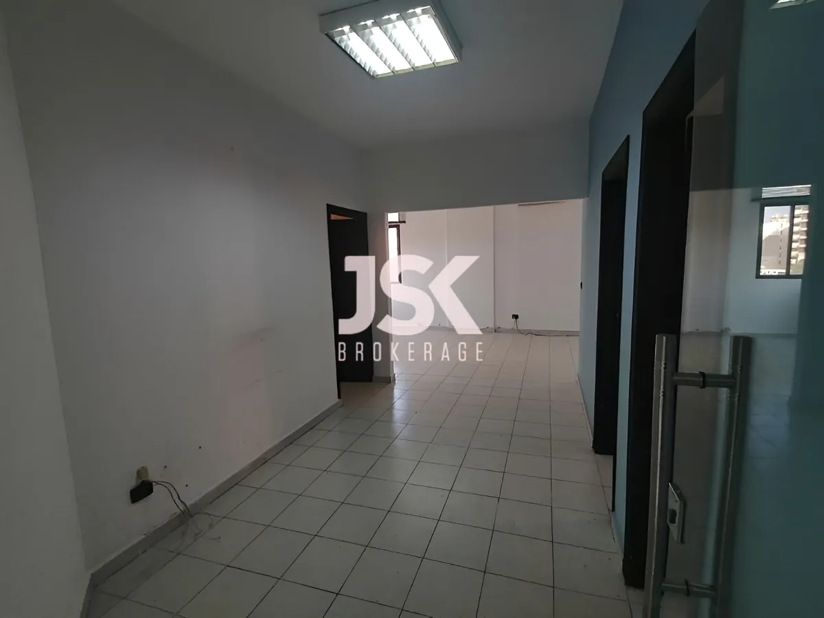 Office for rent in Baouchriyeh