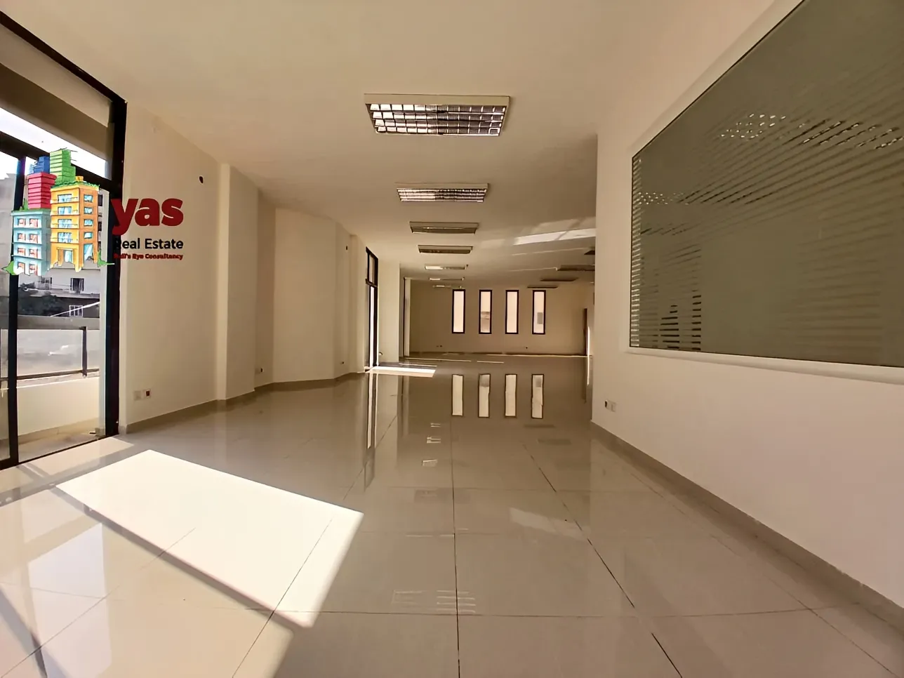 Warehouse for rent in Adonis