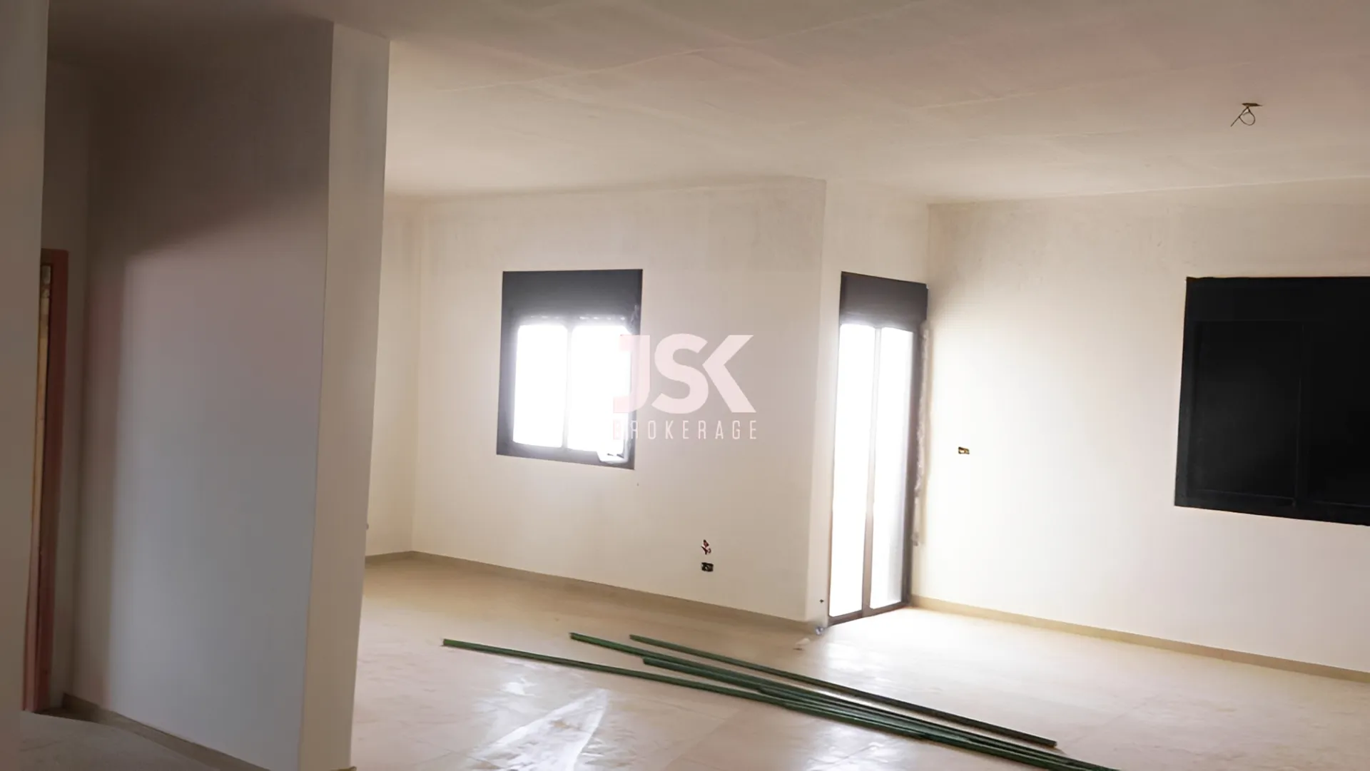 Duplex for Sale in Bouar - 3 bed, 4 bath