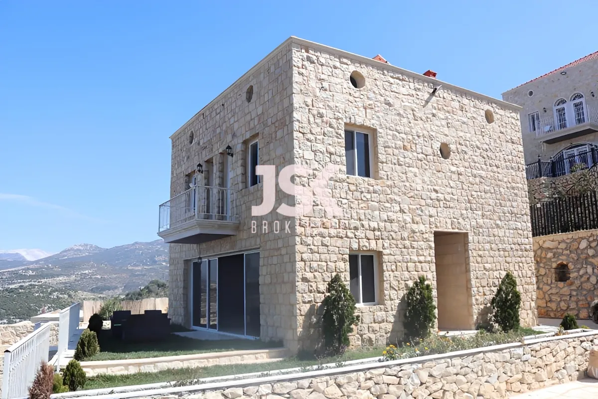 Triplex for Sale in Batroun, Lebanon - 6 bed, 4 bath