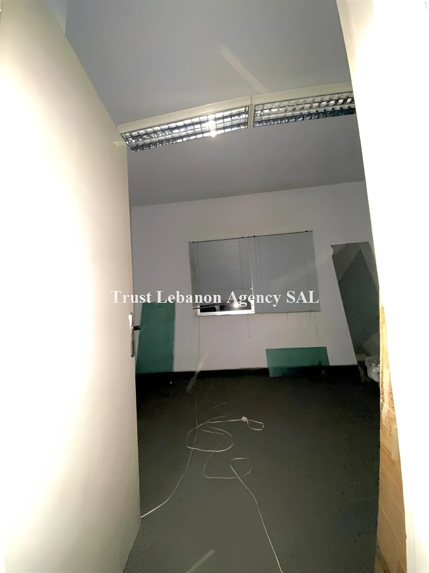 Office for rent in Baabda, Hadath