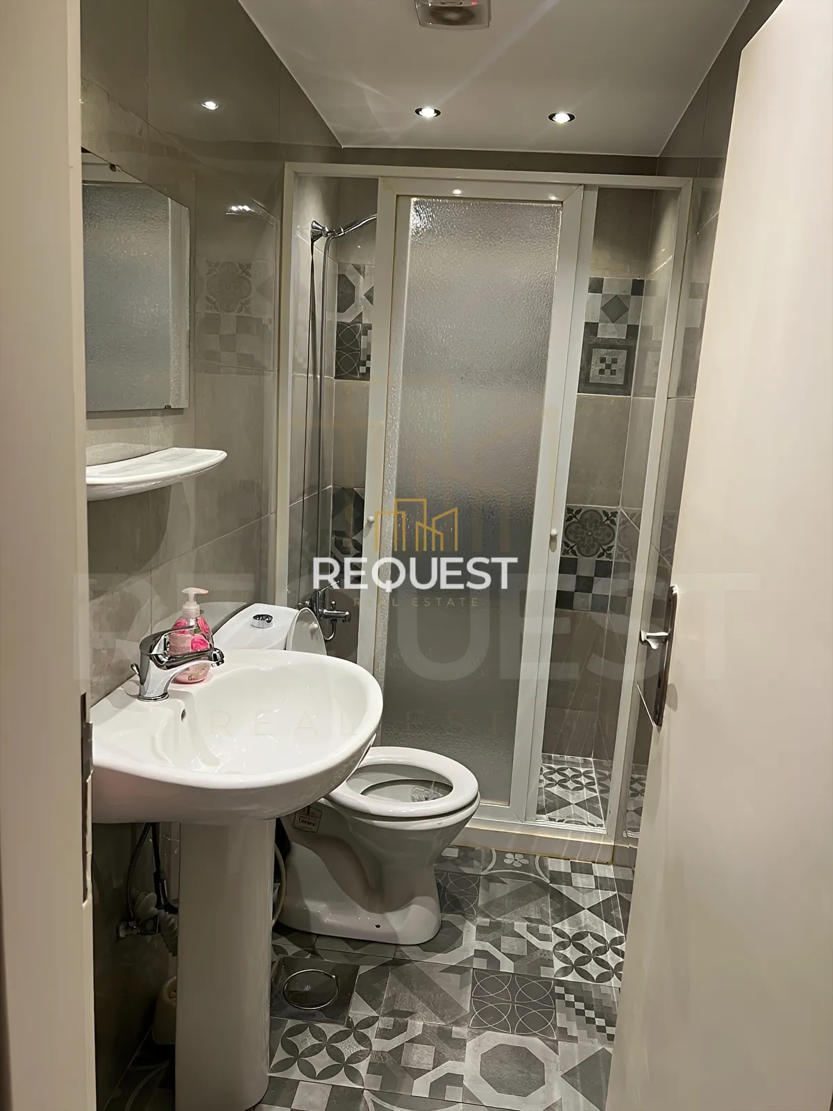 Apartment for rent in Achrafieh, beirut, lebanon