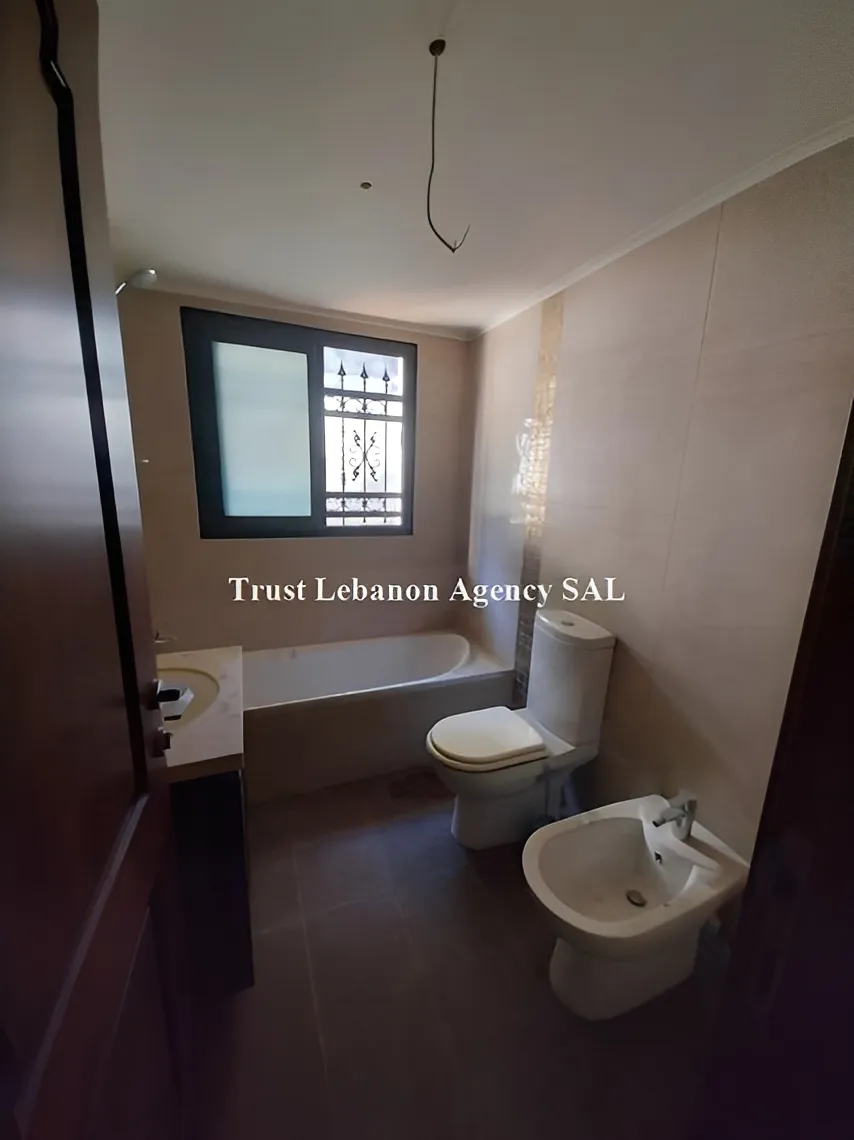 Villa for Sale in Baabda, Araya