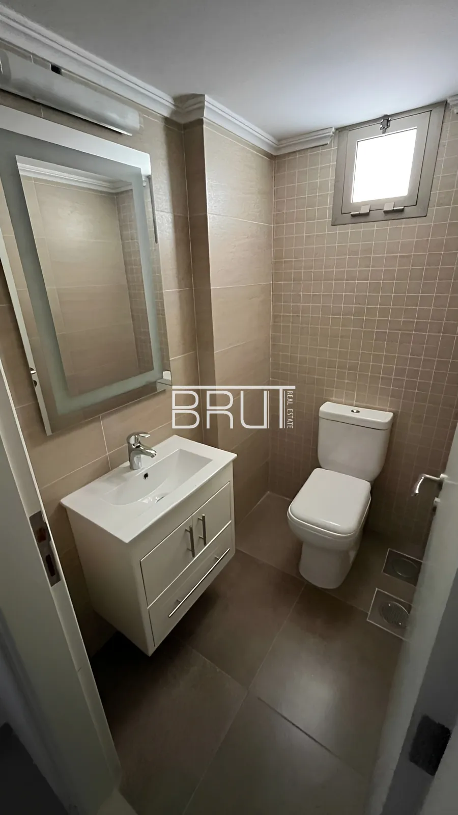 Apartment for Sale in Ballouneh