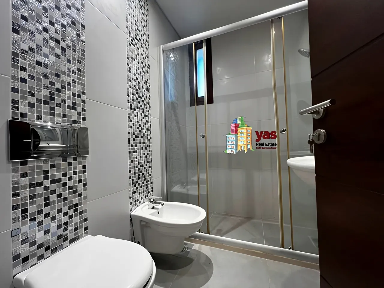 Apartment for Rent in Ballouneh - 5 bed, 7 bath