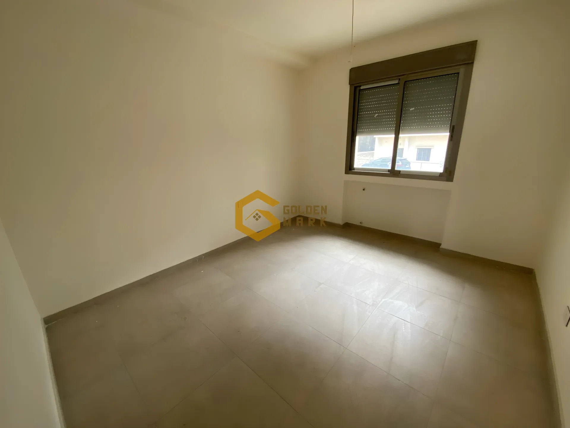 Apartment for Sale in Haret Sakher