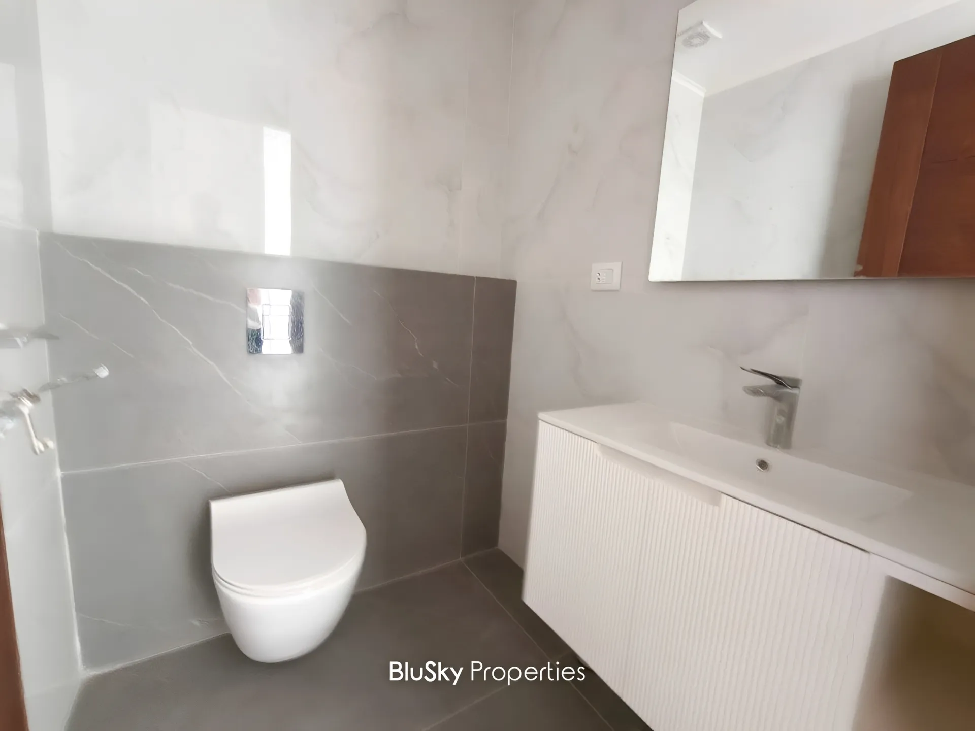 Apartment for rent in Roumieh