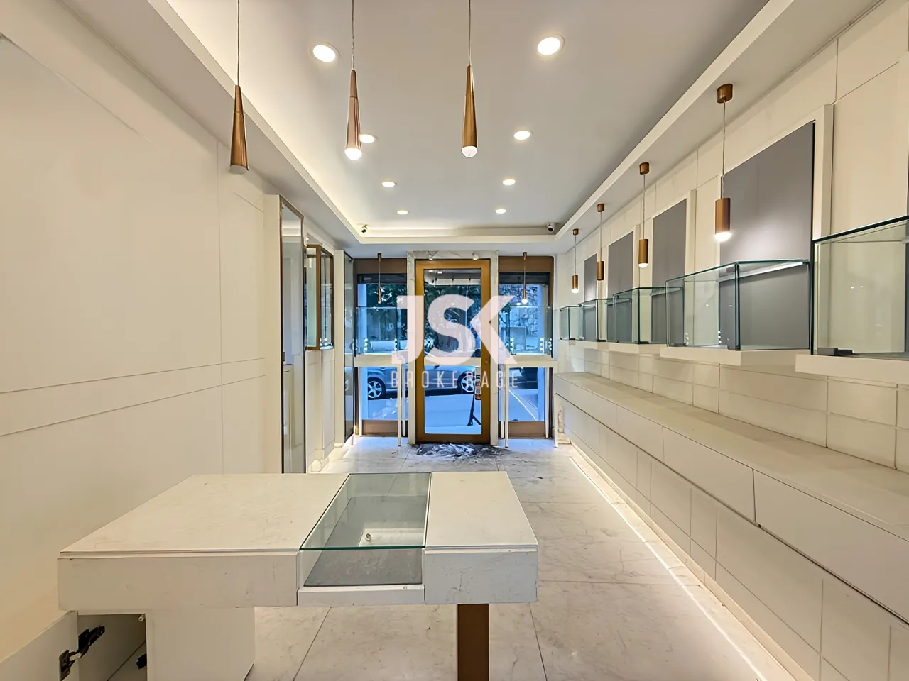 Shop for Rent in Achrafieh