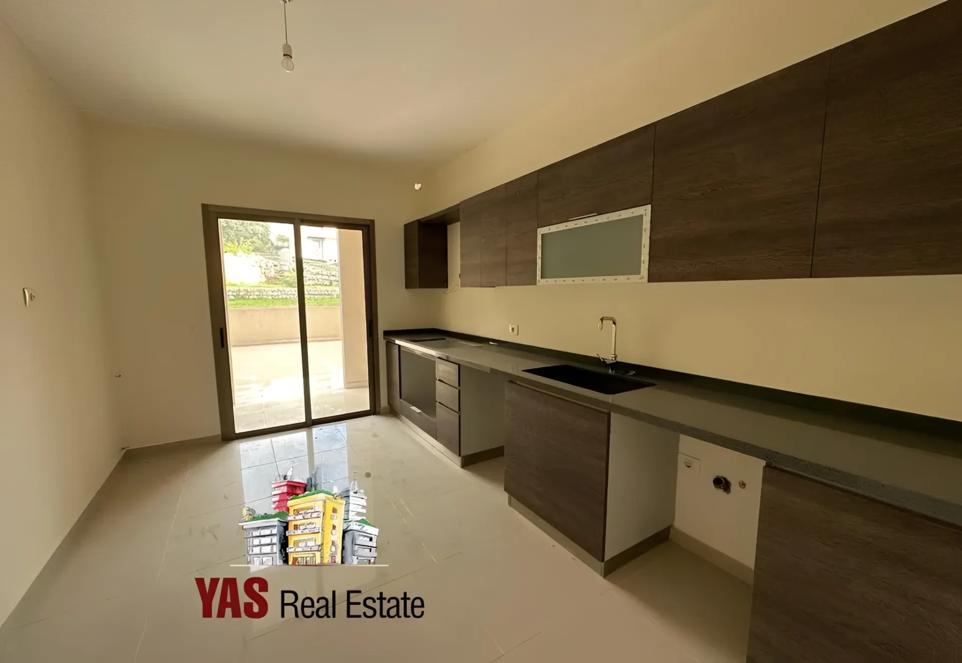 Apartment for Sale in Ballouneh - 3 bed, 2 bath
