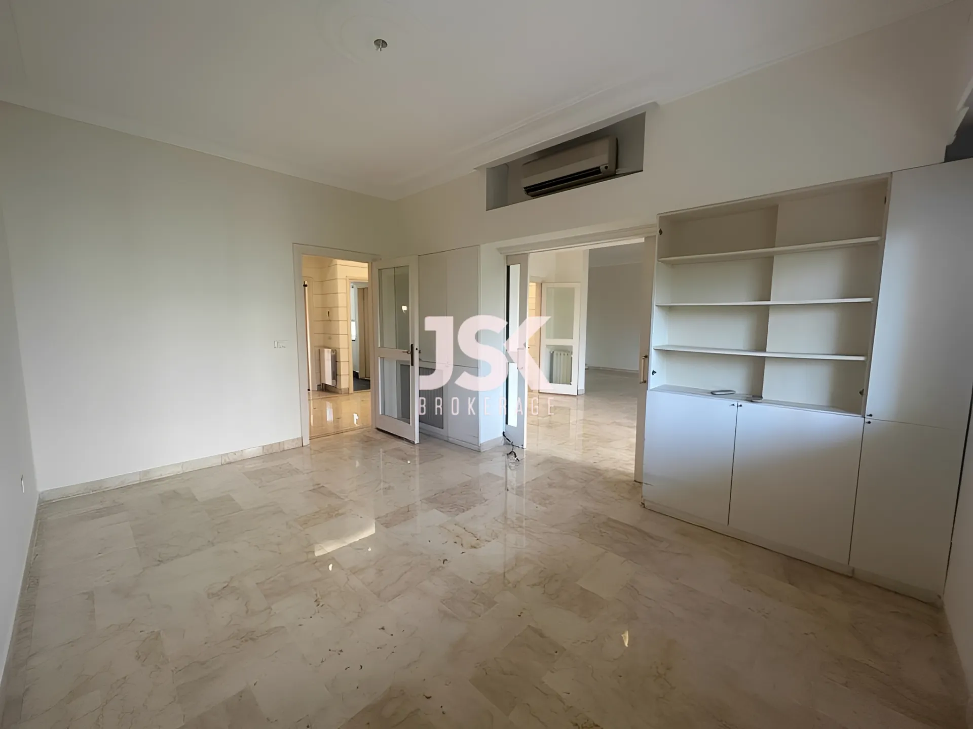 Apartment for Rent in Ras Beirut - 4 bed