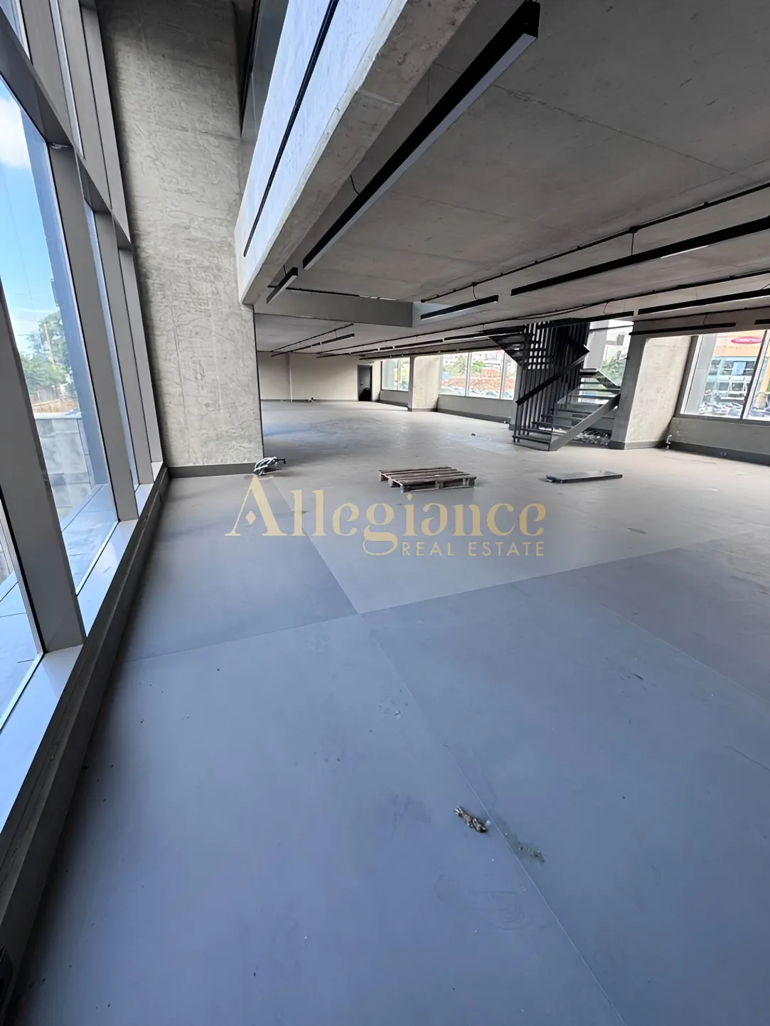 Showroom for rent in Dbayeh
