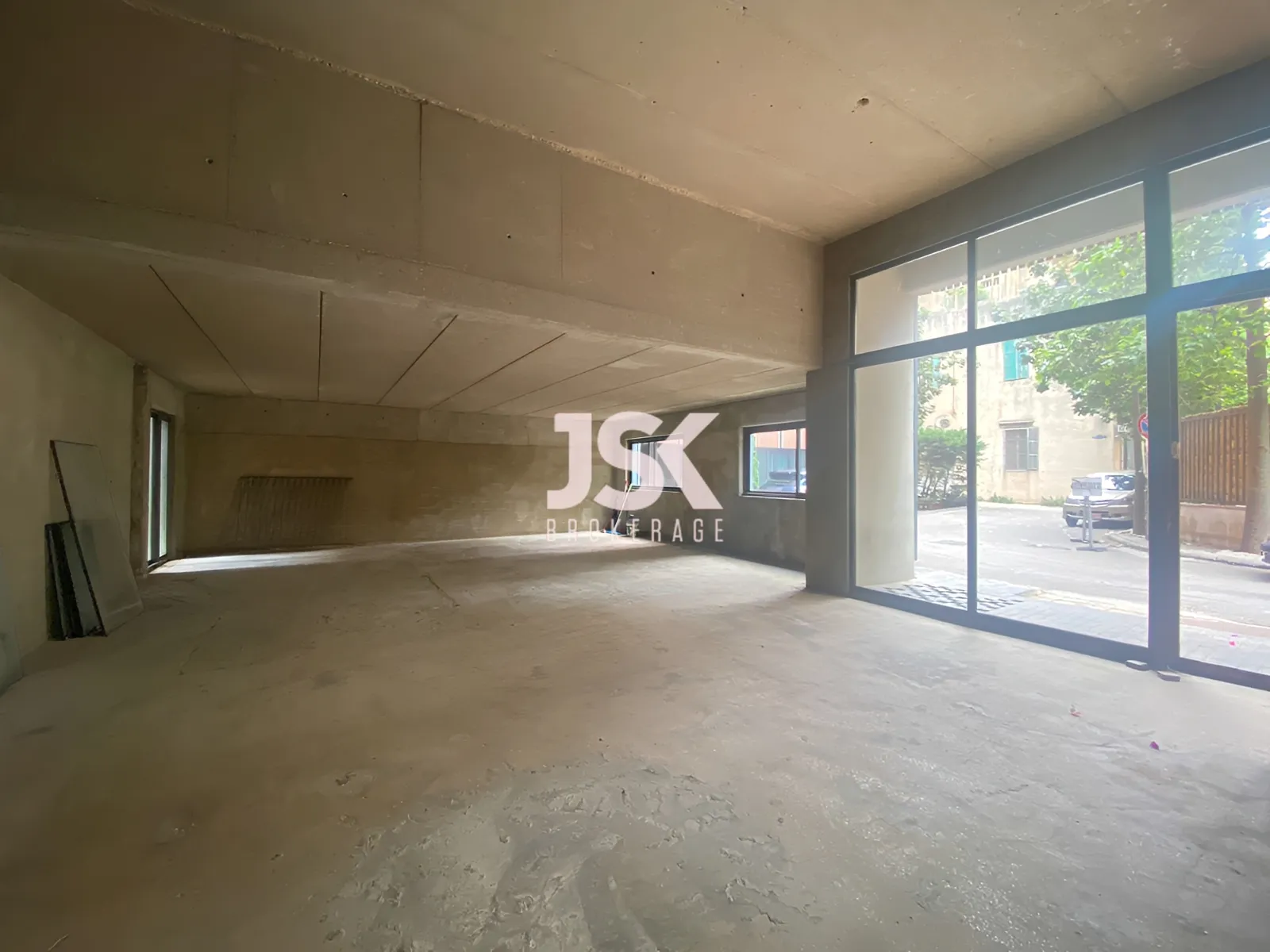 Showroom for sale in Gemmayzeh